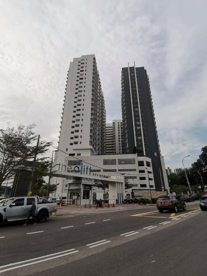 Aliff Residences 艾麗軒 Τζόχορ Μπάχρου Εξωτερικό φωτογραφία